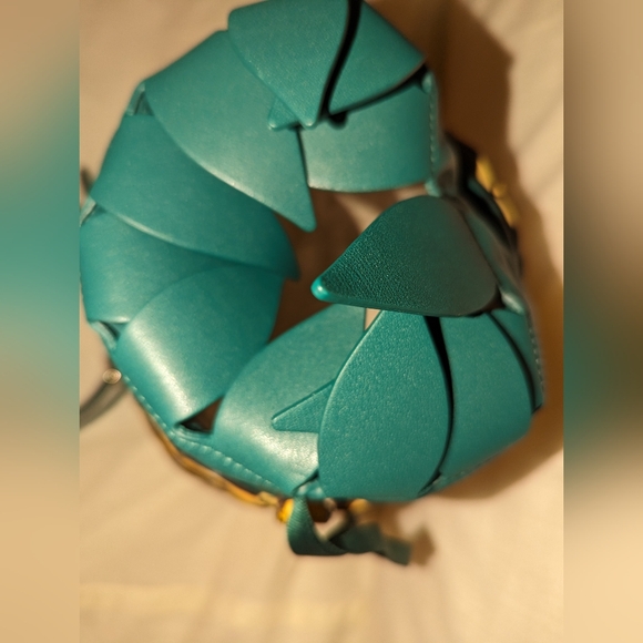 Kate Spade Pineapple Crossbody Drawstring Bucket Bag Colada Yellow Green EUC - Picture 4 of 10